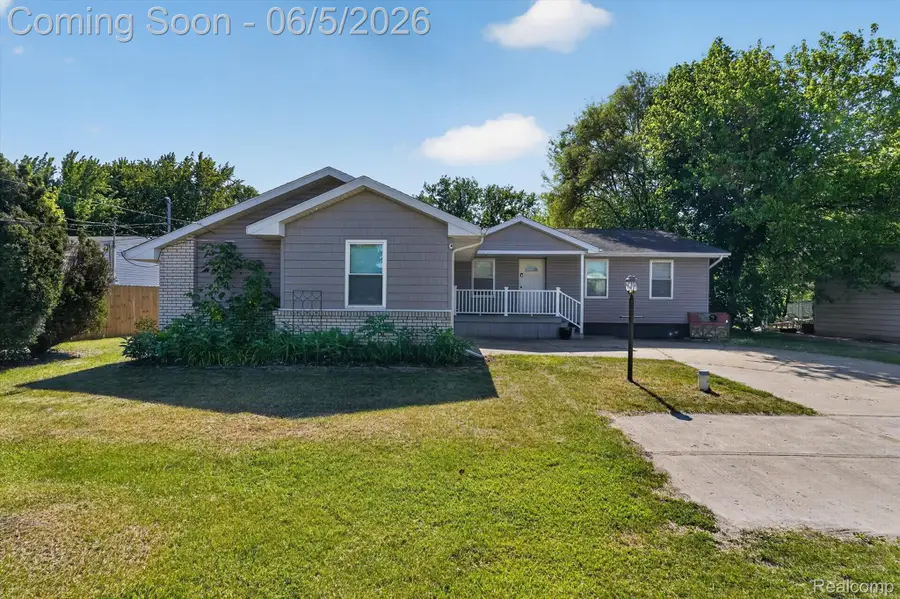 14232 North Road, Fenton, MI 48430 - #3
