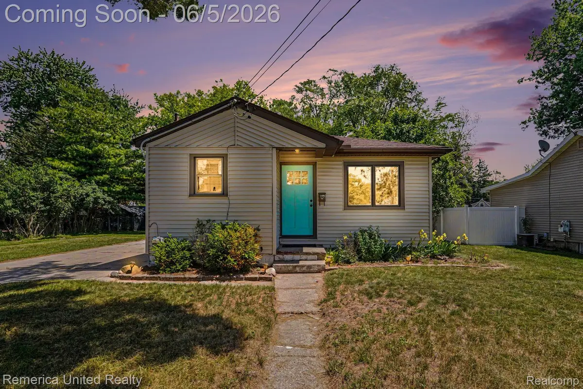 1024 Lee Street, Fenton, MI 48430 - #1