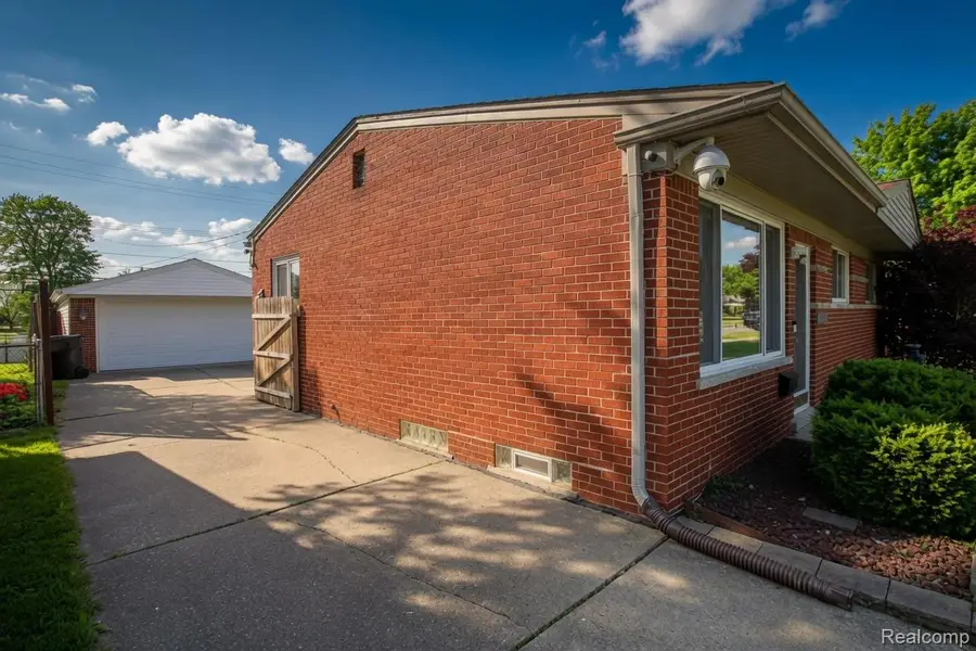 18584 Blue Island Court, Roseville, MI 48066 - #2