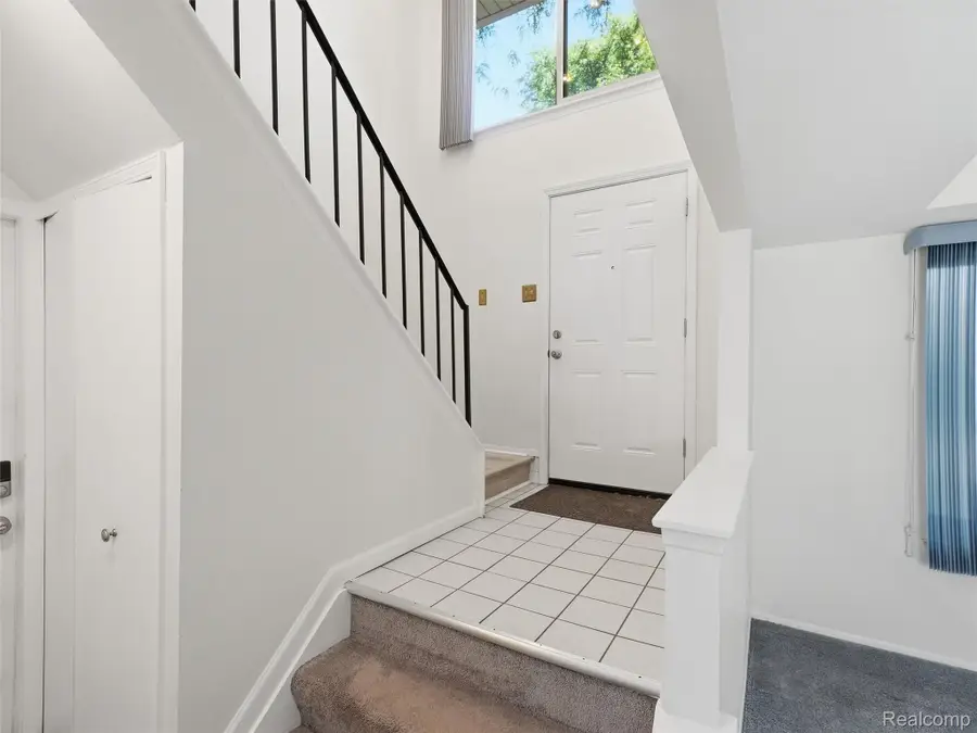 2934 Roundtree Drive, Troy, MI 48083 - #3