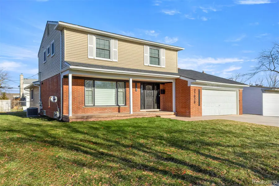 27020 Havelock Drive, Dearborn Heights, MI 48127 - #2