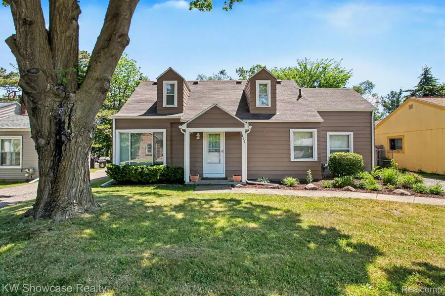 141 Kissane Avenue, Brighton, MI 48116 - #2