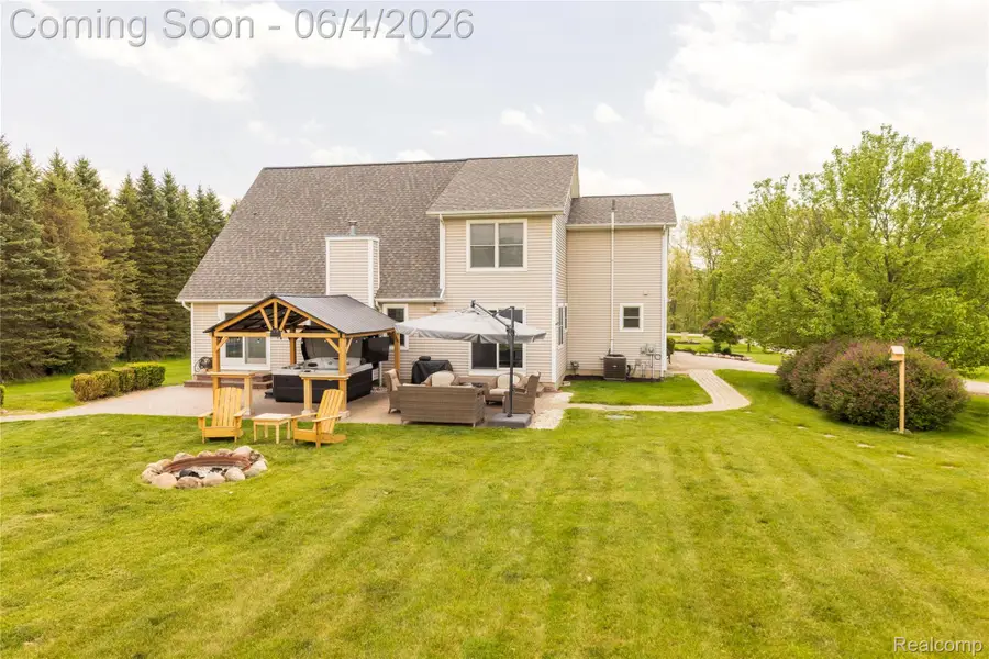 12621 Golden Oaks Drive, Milford, MI 48380 - #2