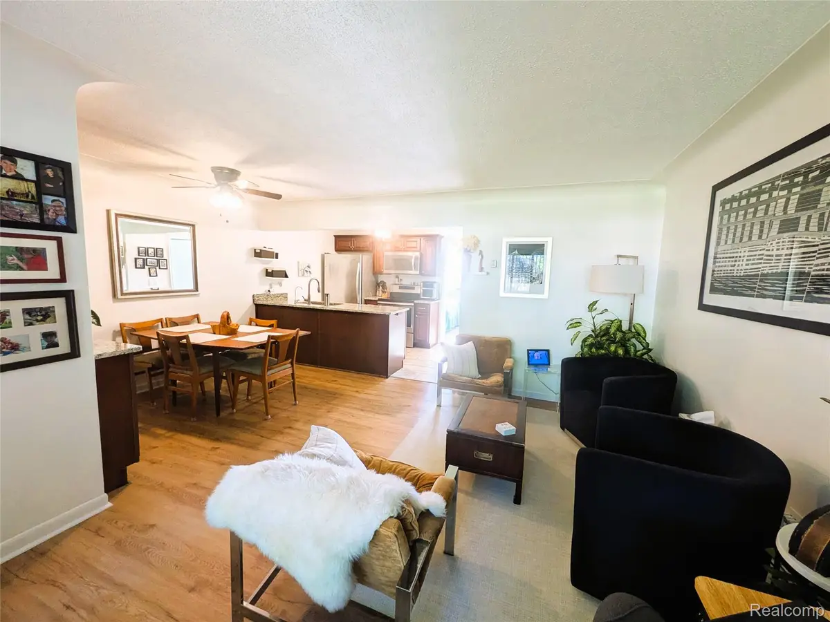 995 N Cass Lake Road #218, Waterford, MI 48328 - #1