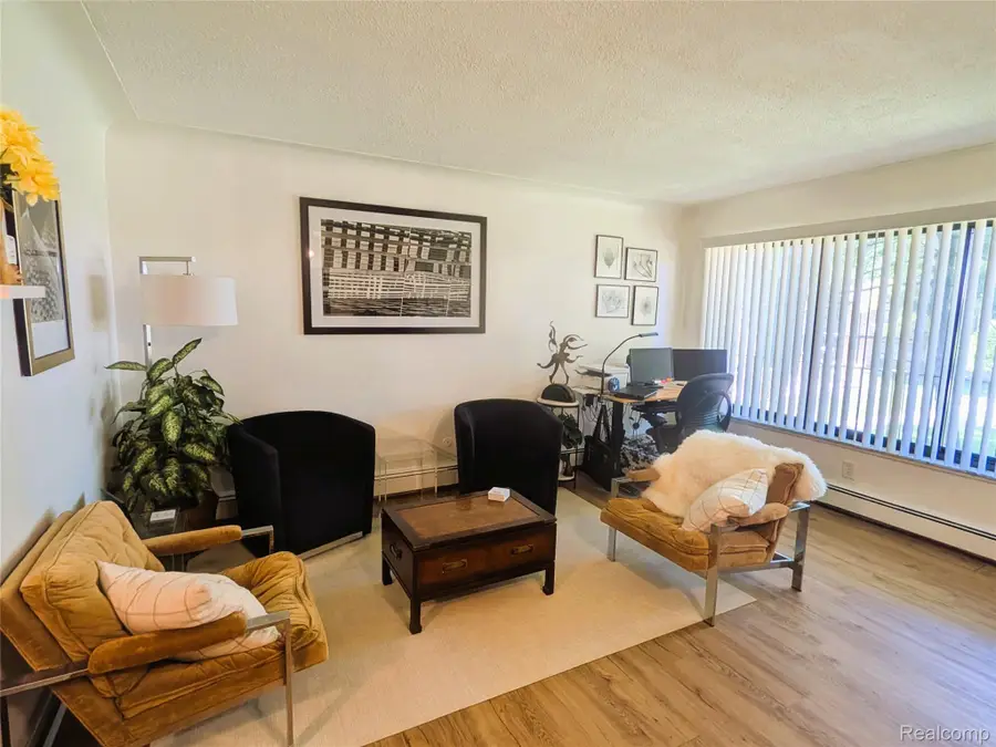 995 N Cass Lake Road #218, Waterford, MI 48328 - #3