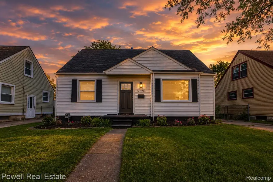 25246 Hayes Road, Roseville, MI 48066 - #2