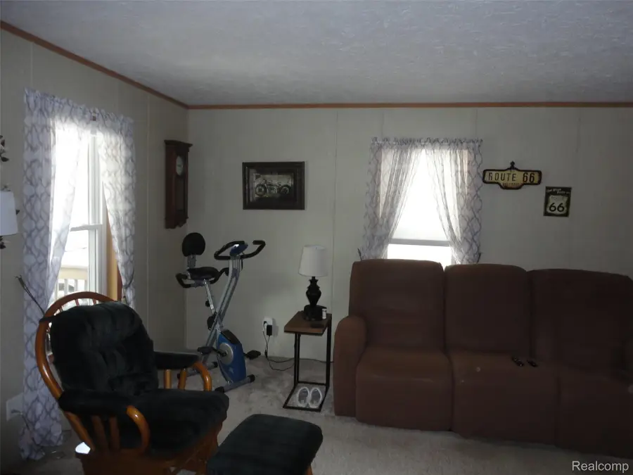 463 Edinborough Street, Temperance, MI 48182 - #3