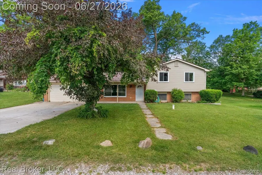 8320 Hillpoint Drive, Brighton, MI 48116 - #2