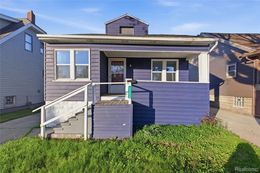 23930 Elmira Street, Saint Clair Shores, MI 48082 - #2
