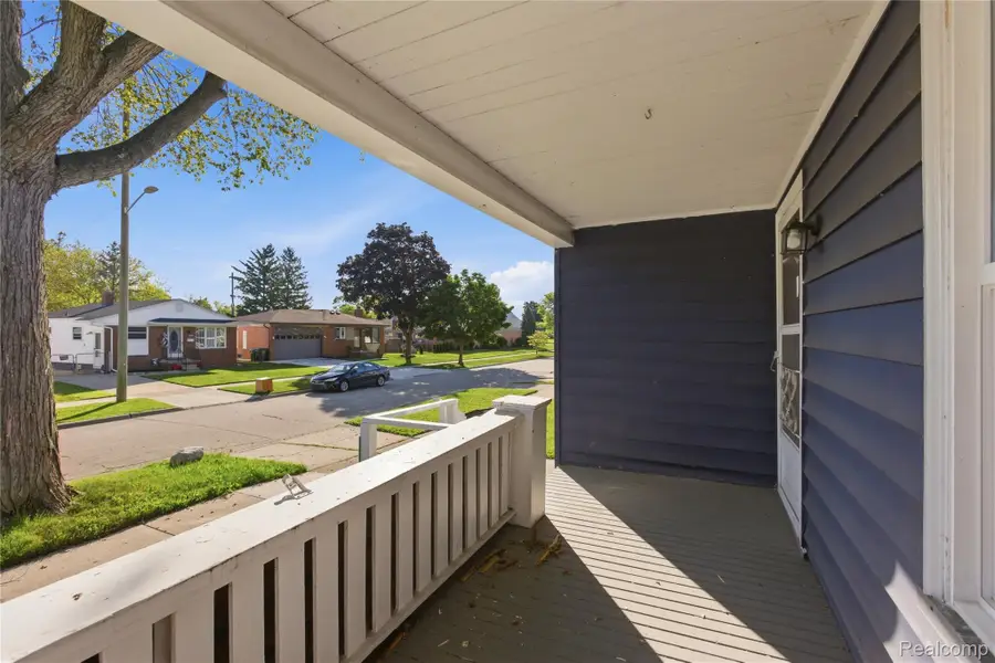 23930 Elmira Street, Saint Clair Shores, MI 48082 - #3