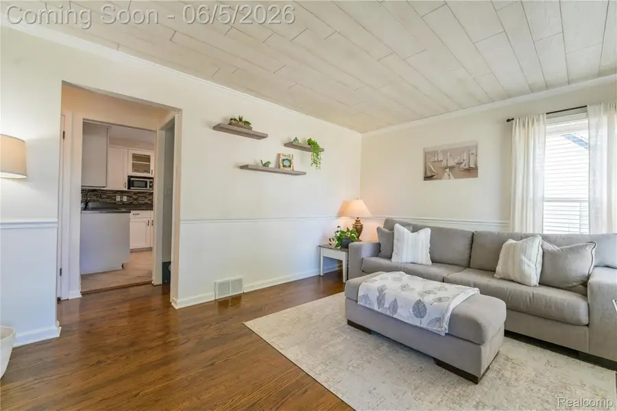 6848 Cardwell Street, Garden City, MI 48135 - #3