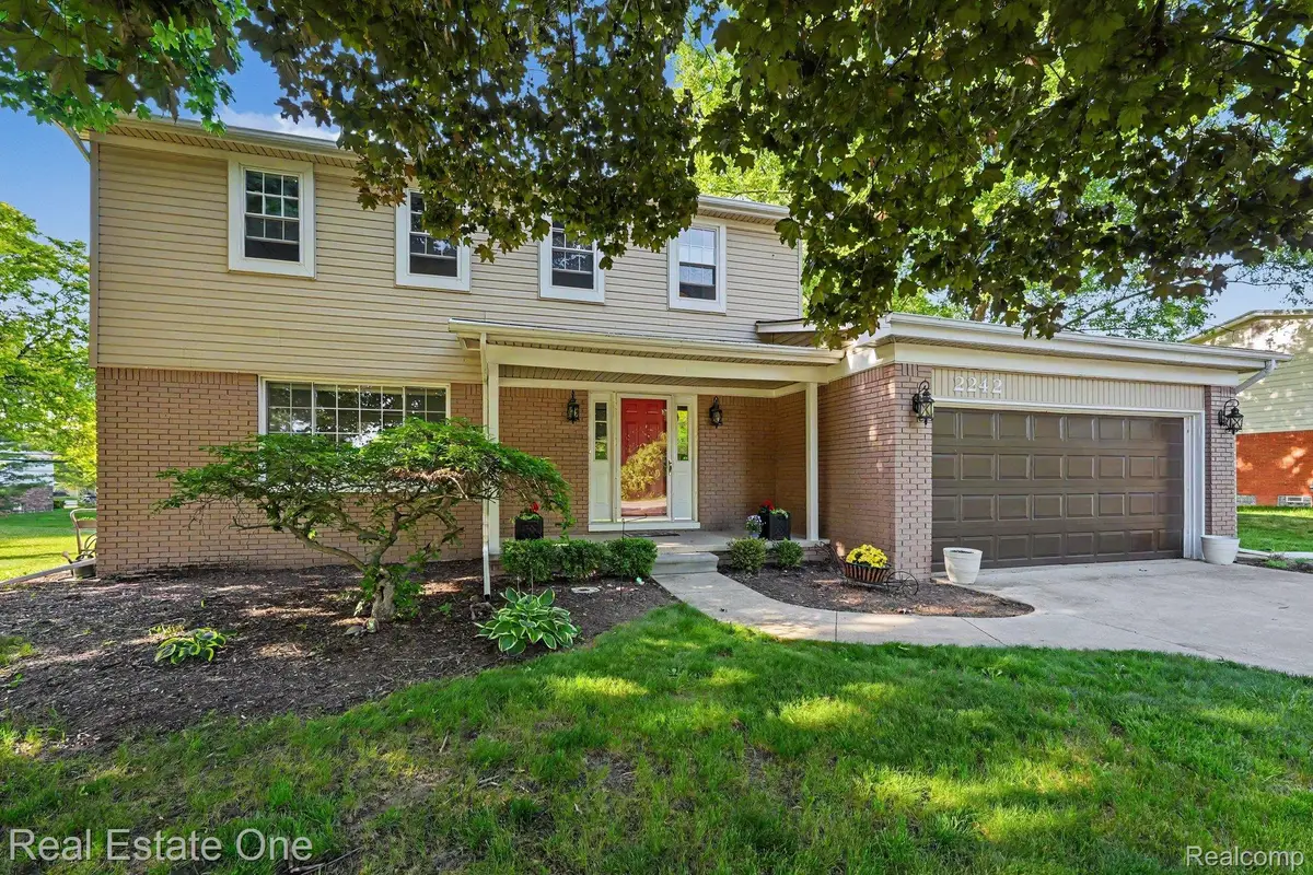 2242 W Wattles Road, Troy, MI 48098 - #1