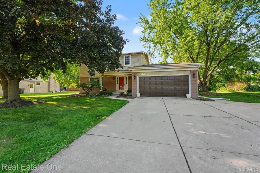 2242 W Wattles Road, Troy, MI 48098 - #2