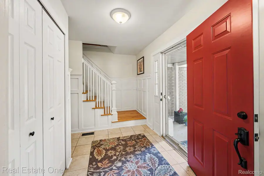 2242 W Wattles Road, Troy, MI 48098 - #3