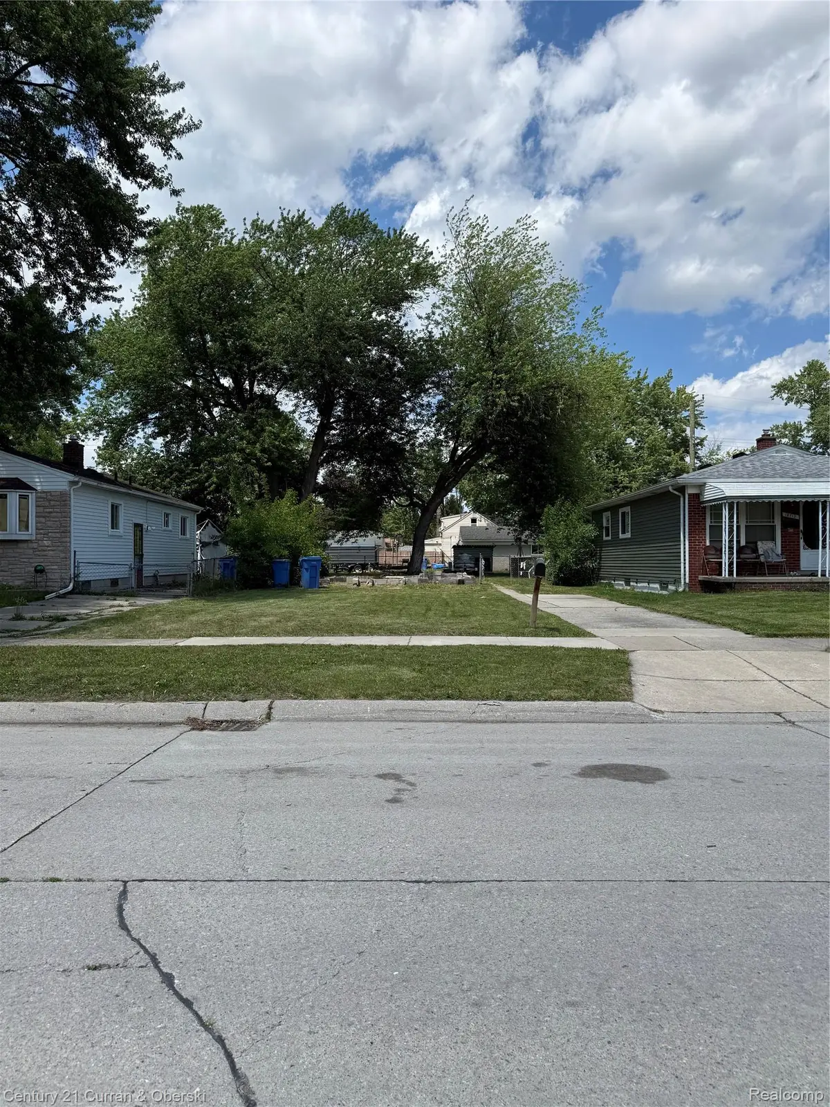 18720 Powers Avenue, Dearborn Heights, MI 48125 - #1