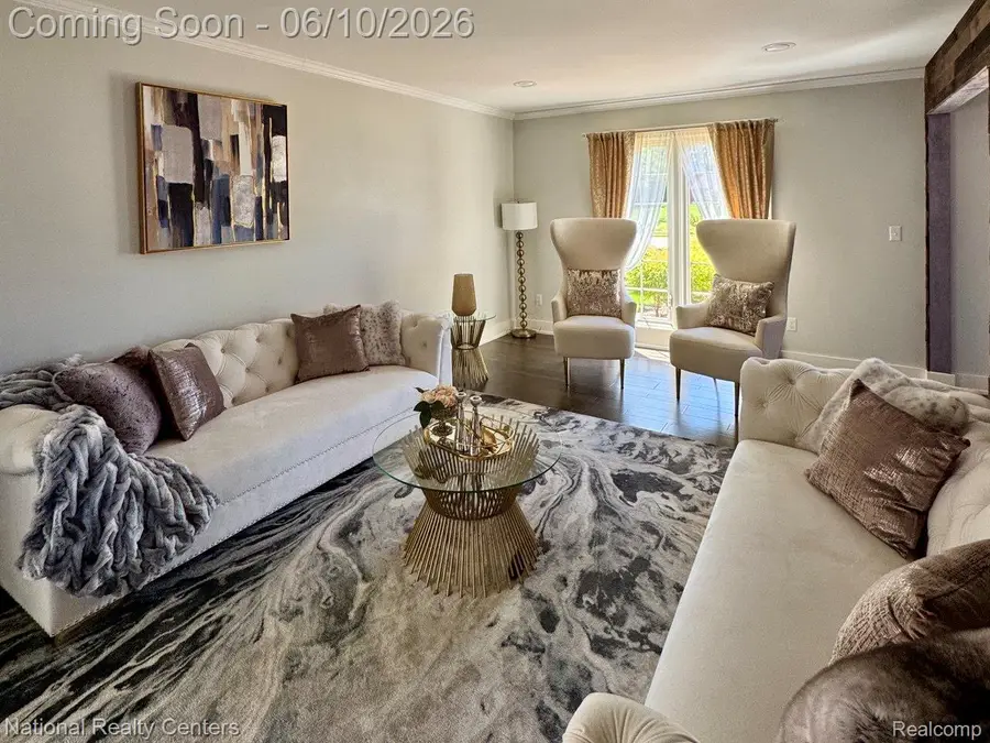 39376 Heatherbrook Drive, Farmington Hills, MI 48331 - #2