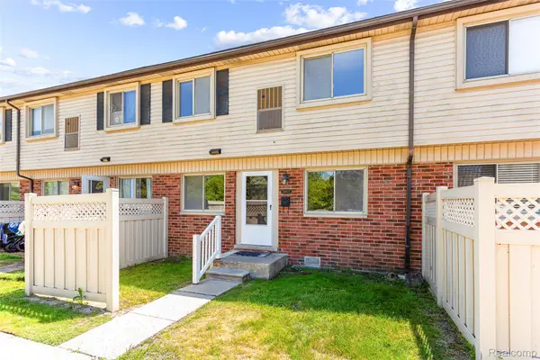 24973 Mayfair Street, FlatRock, MI 48134