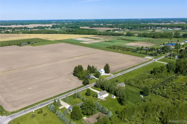 2900 S Miller Road, Saginaw, MI 48609