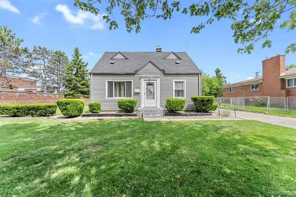 2048 Arcola Street, GardenCity, MI 48135
