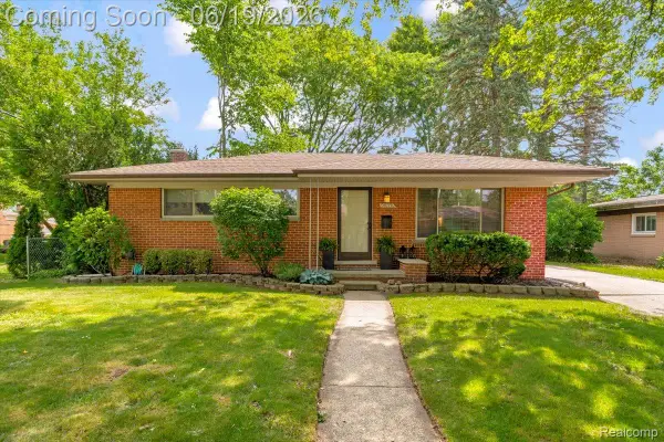 28332 Loretta Avenue, Warren, MI 48092