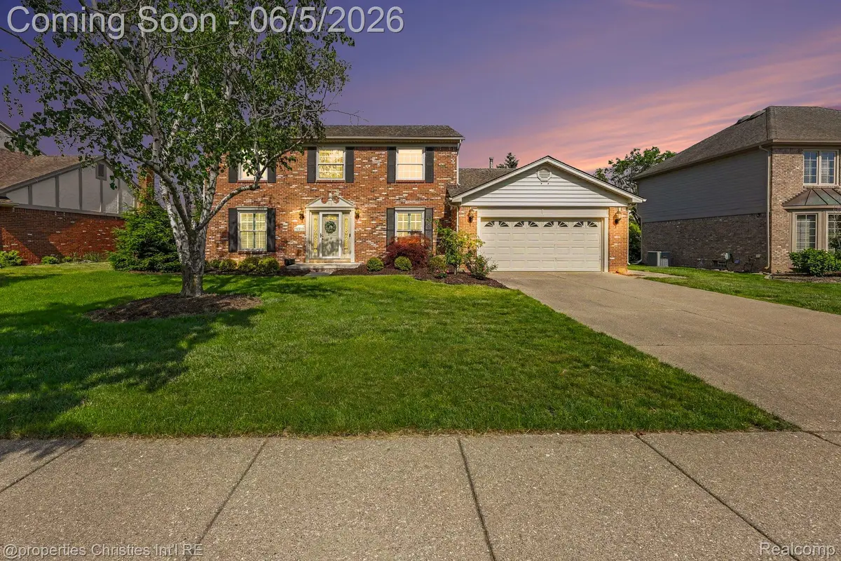 18454 Queensbury Drive, Livonia, MI 48152 - #1