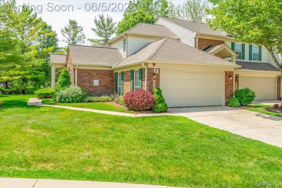 49105 Hawksburry Road, Canton, MI 48188 - #2