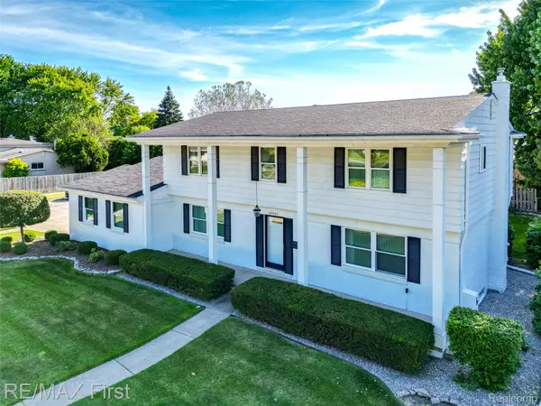30607 Lorraine Avenue, Warren, MI 48093