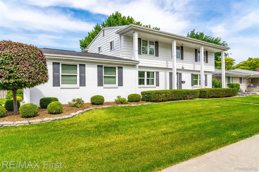 30607 Lorraine Avenue, Warren, MI 48093 - #2