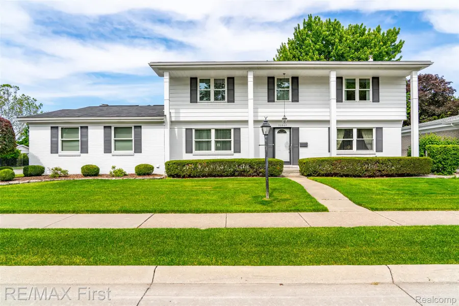 30607 Lorraine Avenue, Warren, MI 48093 - #3