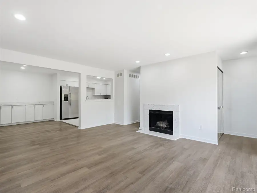 7058 Elmhurst #1, West Bloomfield, MI 48322 - #3