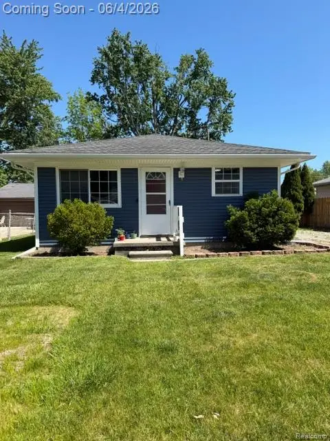 714 Lowell Street, MarineCity, MI 48039