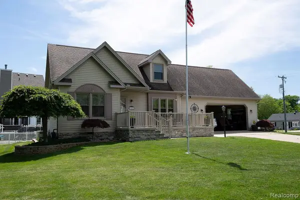6321 Avenue B, LaSalle, MI 48145
