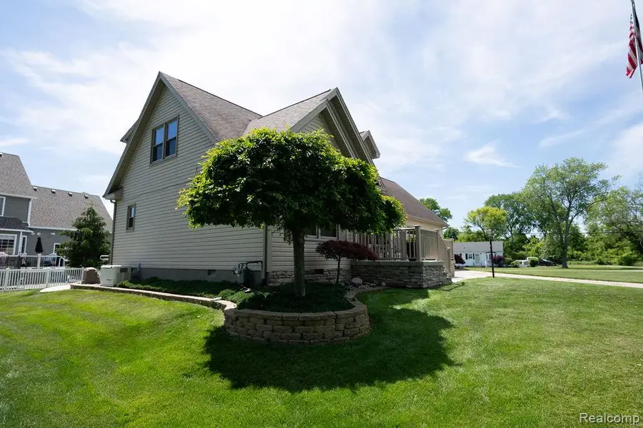 6321 Avenue B, La Salle, MI 48145 - #3