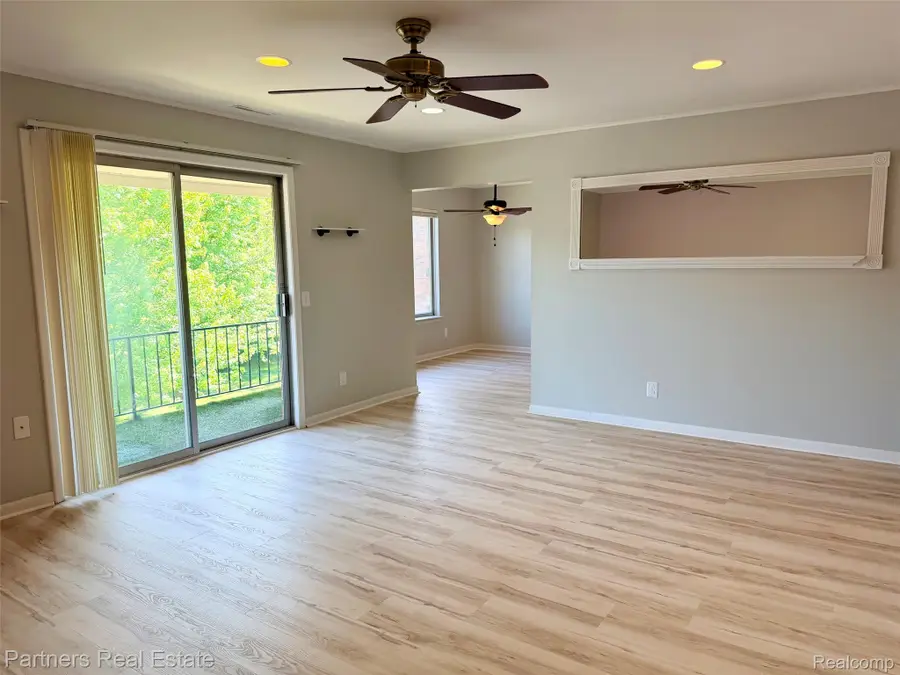 507 W Highland Road #11, Howell, MI 48843 - #3