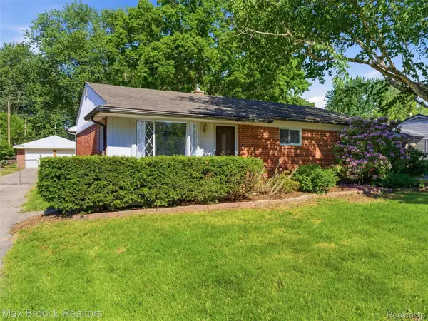 47375 Harry Street, Utica, MI 48317
