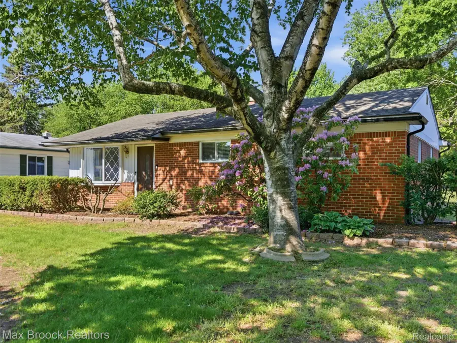 47375 Harry Street, Utica, MI 48317 - #3