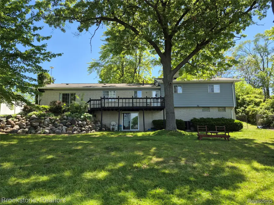 4295 Sashabaw Road, Waterford, MI 48329 - #2