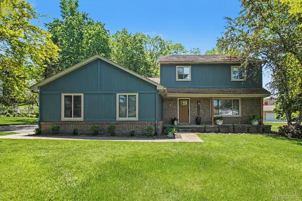 6480 Grand Circle Drive, Brighton, MI 48116