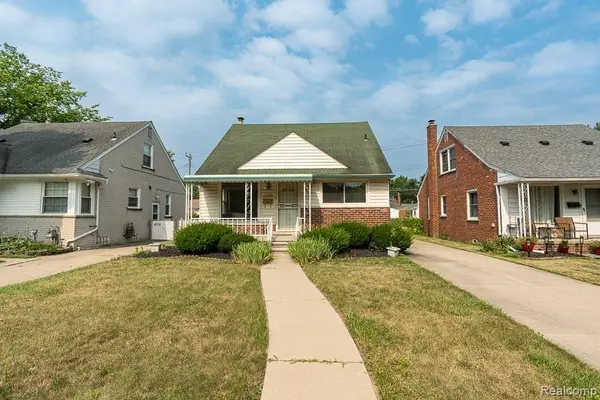 9343 Fenton, Redford, MI 48239