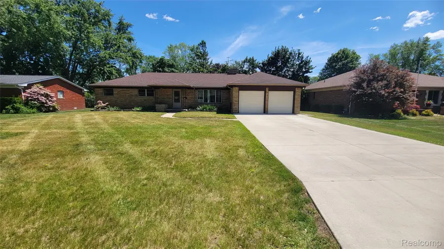 45502 Klingkammer Street, Utica, MI 48317 - #2
