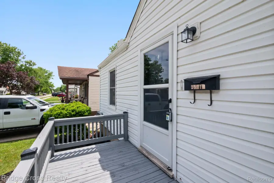 25515 Culver Street, Saint Clair Shores, MI 48081 - #3