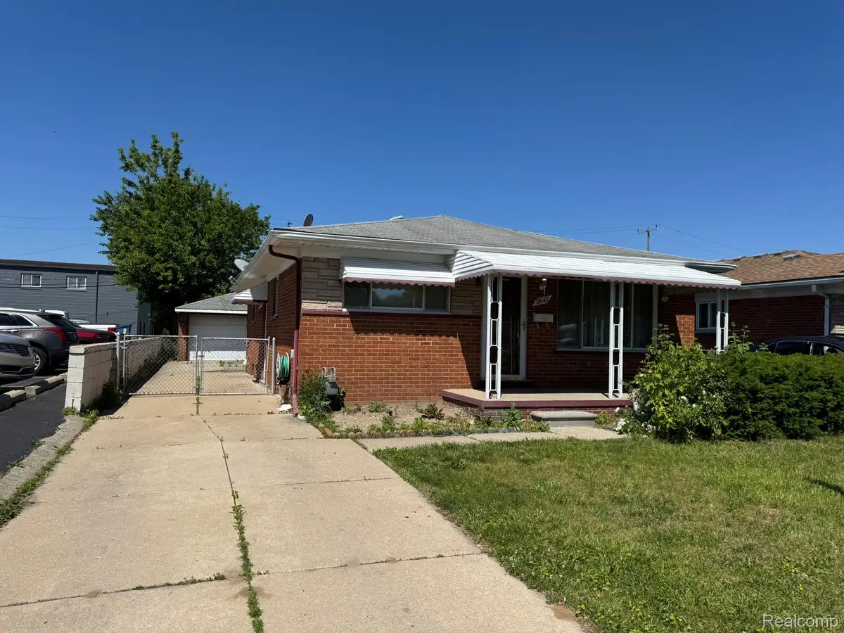 8847 Woodbine, Redford, MI 48239 - #1