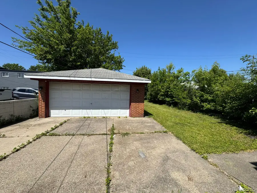 8847 Woodbine, Redford, MI 48239 - #3