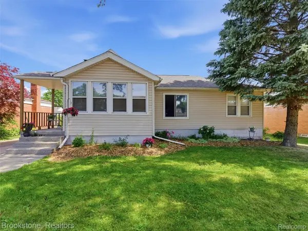 21813 Stephens Street, StClairShores, MI 48080