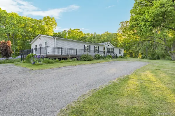 8460 Fish Lake Road Road, Holly, MI 48442