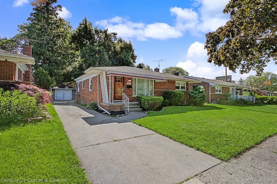 8212 Glengary Street, Dearborn Heights, MI 48127 - #3