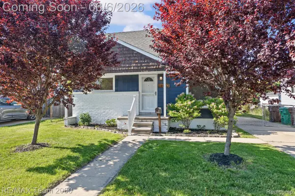 28952 Bridge Street, GardenCity, MI 48135