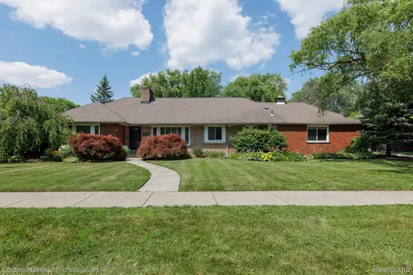 1416 N Renaud Road, GrossePointeWoods, MI 48236