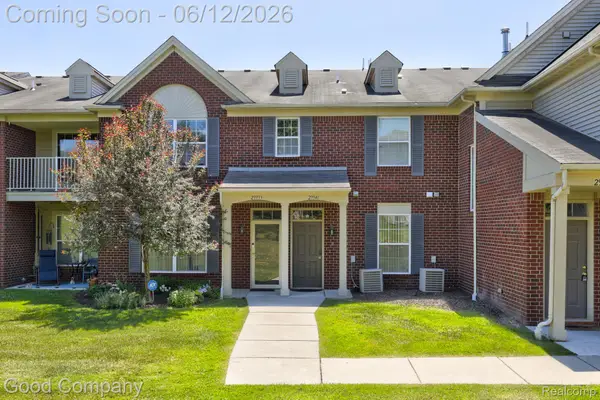 29941 Fox Run Circle, Warren, MI 48092