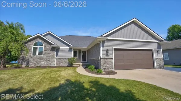 2288 Lost Creek Drive, Flushing, MI 48433